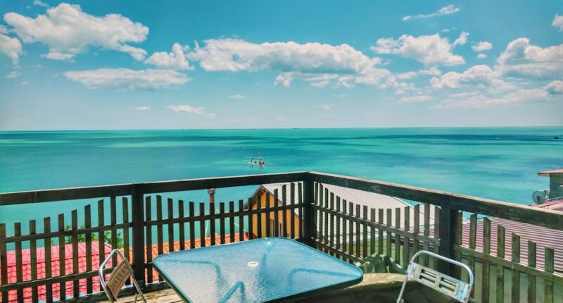 Photo 1 Frustration 2 Distraction