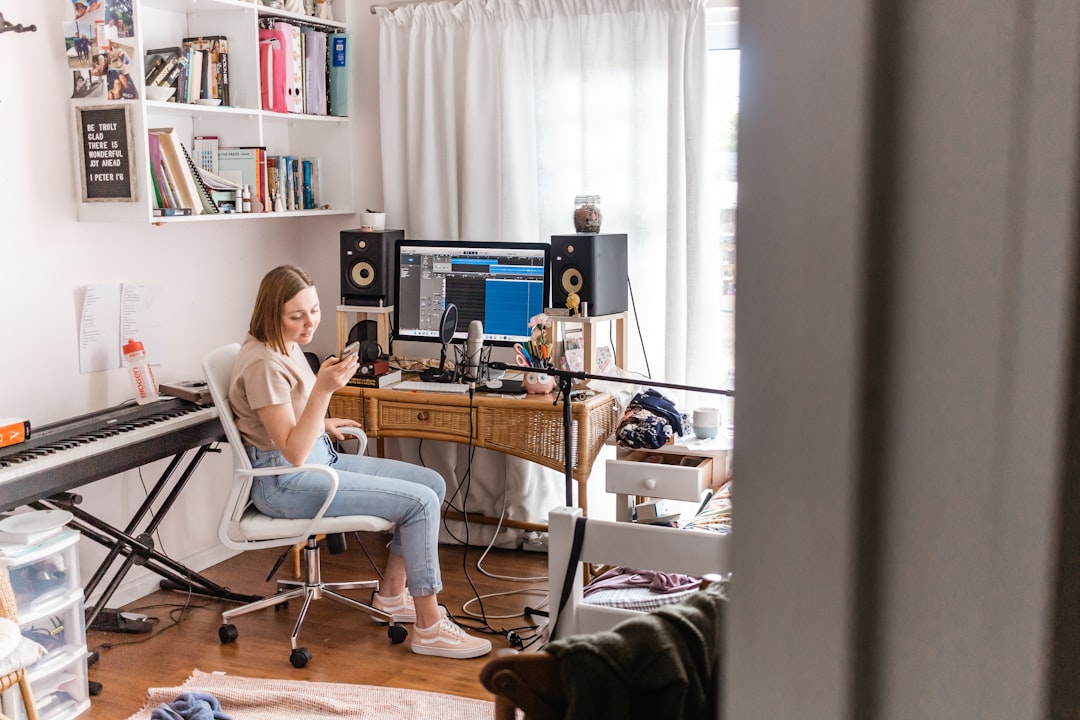 Photo Headphones, Bookshelf